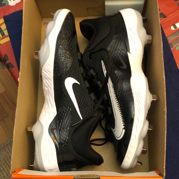 Nike Black and White Hurache elite 4 low baseball cleats - Picture 12 of 13